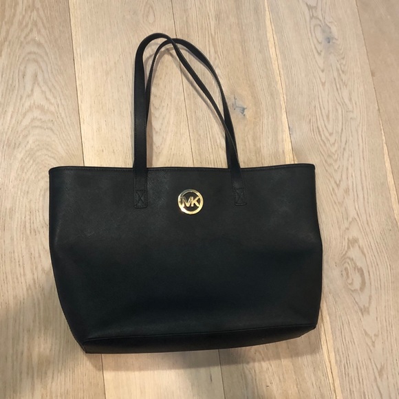 Michael Kors Handbags - Michael Kors Saffiano Leather Jetsetter Tote